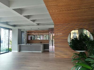 Apartamento de 3 alcobas en venta en El Poblado, Medellín, 255 m² · foto 3 de 16
