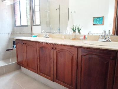 Casa de 3 alcobas en venta en El Poblado, Medellín, 298 m² · foto 16 de 20