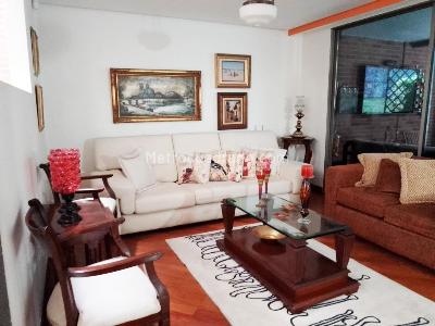 Casa de 3 alcobas en venta en El Poblado, Medellín, 298 m² · foto 2 de 20