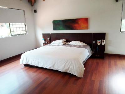 Casa de 3 alcobas en venta en El Poblado, Medellín, 298 m² · foto 9 de 20