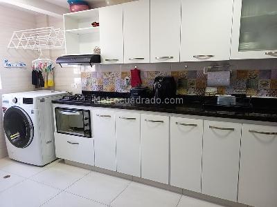 Apartamento en venta en El Poblado, Medellín · foto 7 de 16