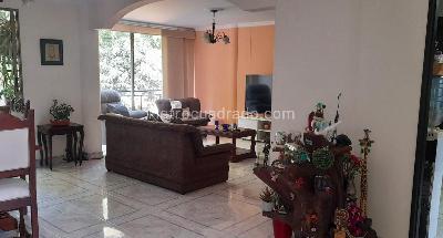 Casa de 3 alcobas en venta en El Poblado, Medellín, 161 m² · foto 3 de 14