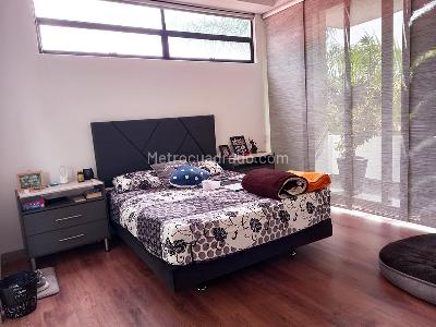 Casa de 3 alcobas en venta en El Poblado, Medellín, 930 m² · foto 13 de 20