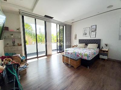 Casa de 3 alcobas en venta en El Poblado, Medellín, 930 m² · foto 15 de 20