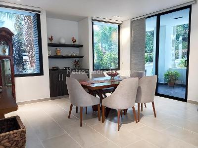 Casa de 3 alcobas en venta en El Poblado, Medellín, 930 m² · foto 8 de 20
