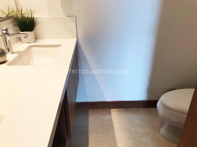 Apartamento de 3 alcobas en venta en El Poblado, Medellín, 240 m² · foto 14 de 18