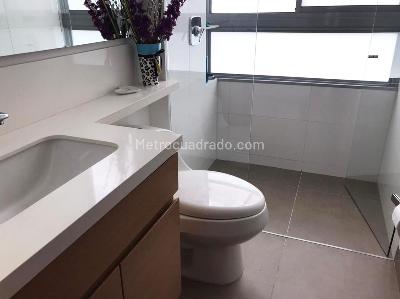 Apartamento de 3 alcobas en venta en El Poblado, Medellín, 240 m² · foto 15 de 18