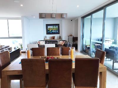 Apartamento de 3 alcobas en venta en El Poblado, Medellín, 240 m² · foto 3 de 18