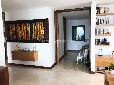 Apartamento de 3 alcobas en venta en El Poblado, Medellín, 240 m² · foto 9 de 18