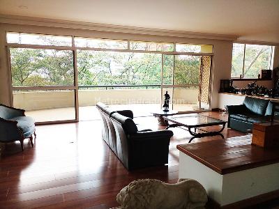 Apartamento de 3 alcobas en venta en El Poblado, Medellín, 435 m² · foto 2 de 20
