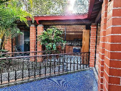 Casa de 4 alcobas en venta en El Poblado, Medellín, 253 m² · foto 11 de 13