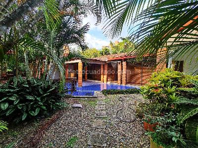 Casa de 4 alcobas en venta en El Poblado, Medellín, 253 m² · foto 13 de 13