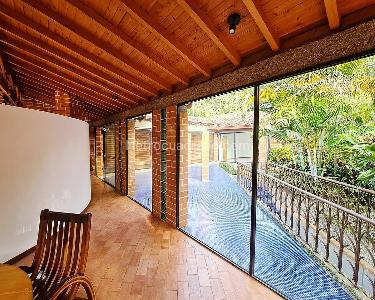 Casa de 4 alcobas en venta en El Poblado, Medellín, 253 m² · foto 3 de 13