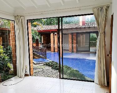 Casa de 4 alcobas en venta en El Poblado, Medellín, 253 m² · foto 9 de 13
