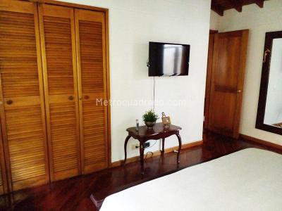 Casa de 3 alcobas en venta en El Poblado, Medellín, 229 m² · foto 15 de 20