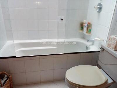 Casa de 3 alcobas en venta en El Poblado, Medellín, 229 m² · foto 17 de 20