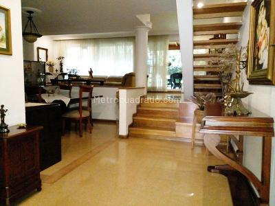 Casa de 3 alcobas en venta en El Poblado, Medellín, 229 m² · foto 8 de 20
