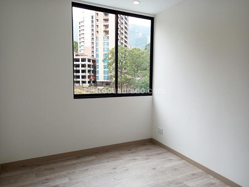 Apartamento de 2 Alcobas con Balcón y Parqueadero Cubierto en El Poblado - 6