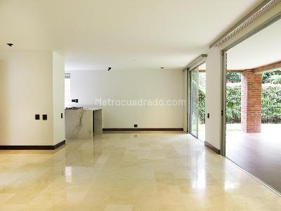 Casa en venta en Envigado, Envigado · foto 3 de 20