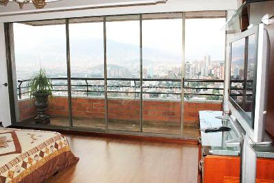 Apartamento en venta en El Poblado, Medellín · foto 6 de 10