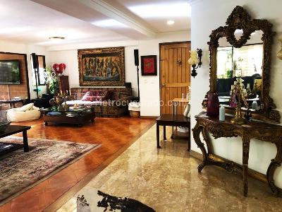 Apartamento de 3 alcobas en venta en Patio Bonito, Medellín, 215 m² · foto 3 de 11
