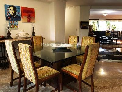 Apartamento de 3 alcobas en venta en Patio Bonito, Medellín, 215 m² · foto 5 de 11