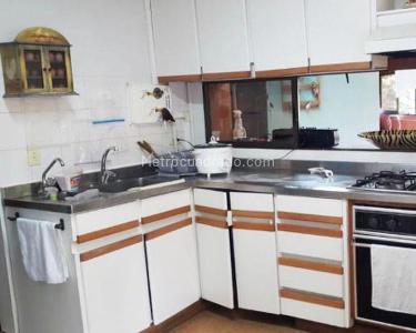 Apartamento de 3 alcobas en venta en Patio Bonito, Medellín, 215 m² · foto 7 de 11