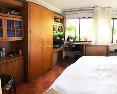 Apartamento de 3 alcobas en venta en Patio Bonito, Medellín, 215 m² · foto 9 de 11
