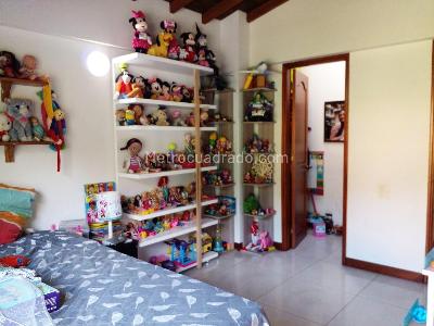 Casa de 3 alcobas en venta en Envigado, Envigado, 300 m² · foto 12 de 18