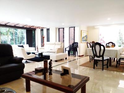 Casa de 3 alcobas en venta en Envigado, Envigado, 300 m² · foto 2 de 18