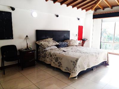 Casa de 3 alcobas en venta en Envigado, Envigado, 300 m² · foto 9 de 18