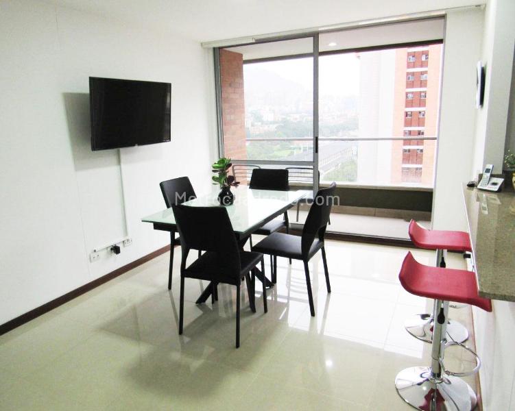 Furnished 3BR Apartment with Pool in Poblado Ciudad del Rio