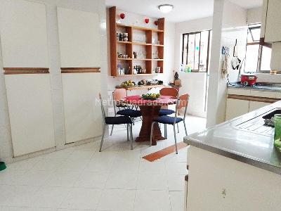 Apartamento de 3 alcobas en venta en Alejandría, Medellín, 200 m² · foto 4 de 19