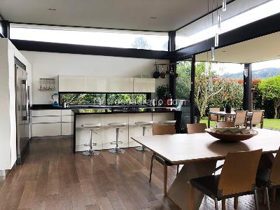 Casa de 3 alcobas en venta en Envigado, Envigado, 293 m² · foto 3 de 19
