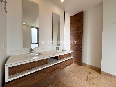 Casa de 3 alcobas en venta en Envigado, Envigado, 440 m² · foto 12 de 17