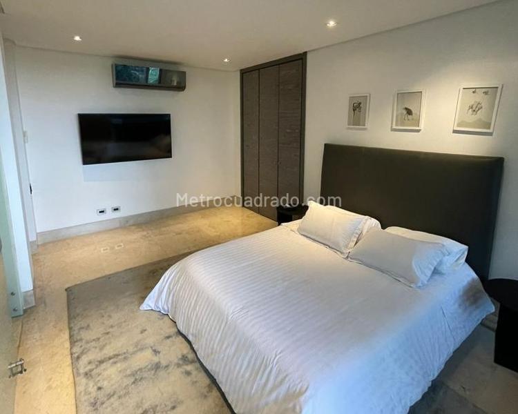 Furnished 4BR Apartment in El Poblado - 8