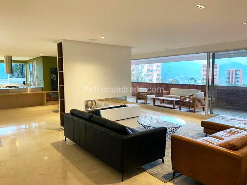 Furnished 4BR Apartment in El Poblado - 2