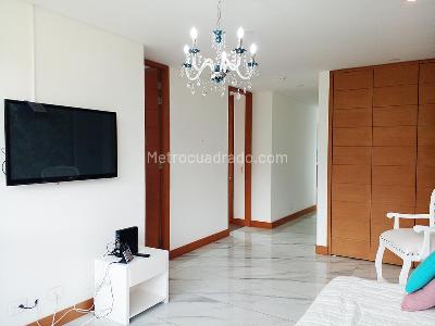 Apartamento de 3 alcobas en venta en El Poblado, Medellín, 259 m² · foto 15 de 20