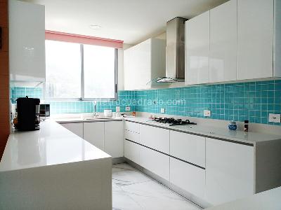 Apartamento de 3 alcobas en venta en El Poblado, Medellín, 259 m² · foto 7 de 20