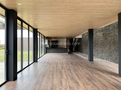 Casa de 3 alcobas en venta en Envigado, Envigado, 440 m² · foto 2 de 16