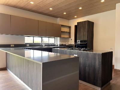 Casa de 3 alcobas en venta en Envigado, Envigado, 440 m² · foto 4 de 16