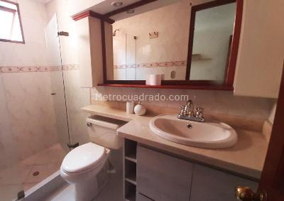 Apartamento de 4 alcobas en venta en El Poblado, Medellín, 180 m² · foto 13 de 16