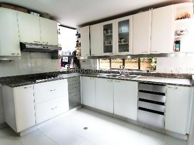 Casa en venta en Envigado, Envigado · foto 4 de 17
