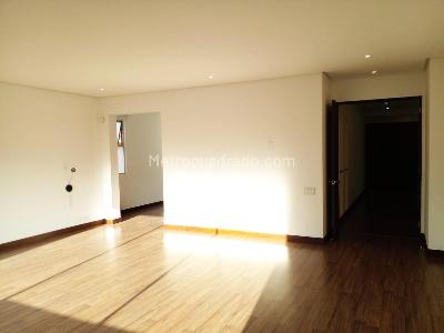 Casa de 3 alcobas en venta en Envigado, Envigado, 509 m² · foto 10 de 17