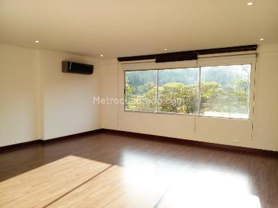 Casa de 3 alcobas en venta en Envigado, Envigado, 509 m² · foto 9 de 17