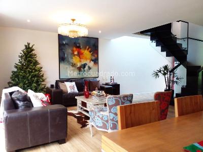 Casa de 3 alcobas en venta en Envigado, Envigado, 222 m² · foto 3 de 16