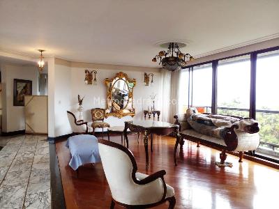 Apartamento de 3 alcobas en venta en El Castillo, Medellín, 340 m² · foto 2 de 19