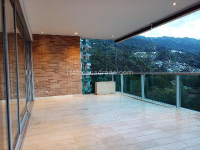 Apartamento de 3 alcobas en venta en El Poblado, Medellín, 311 m² · foto 16 de 18