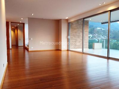 Apartamento de 3 alcobas en venta en El Poblado, Medellín, 311 m² · foto 2 de 18