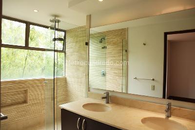 Apartamento de 3 alcobas en venta en San Lucas, Medellín, 157 m² · foto 16 de 18